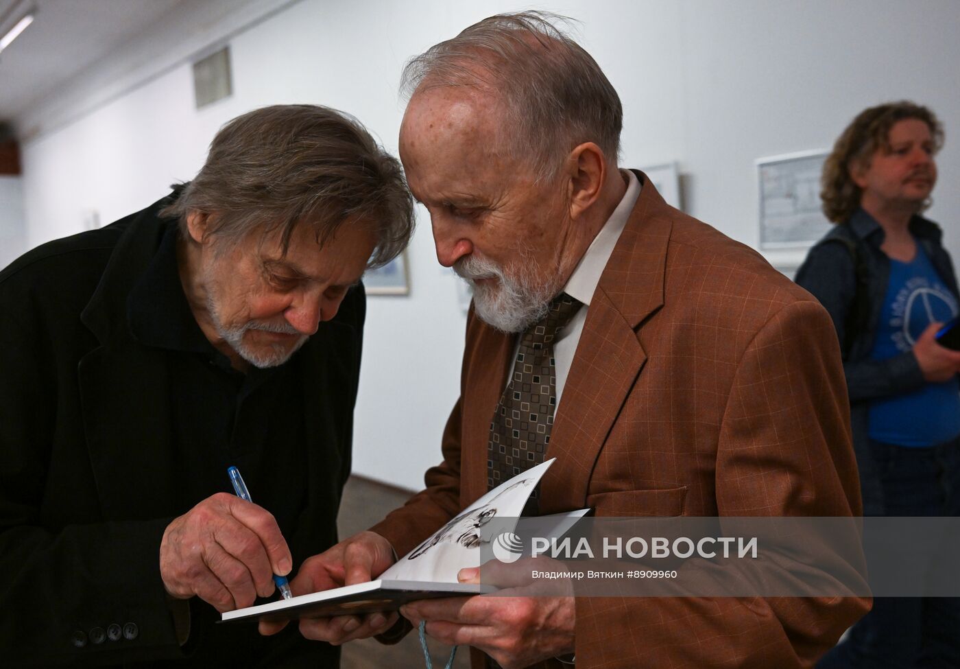 Выставка "Владимир Васильев. Отражения"