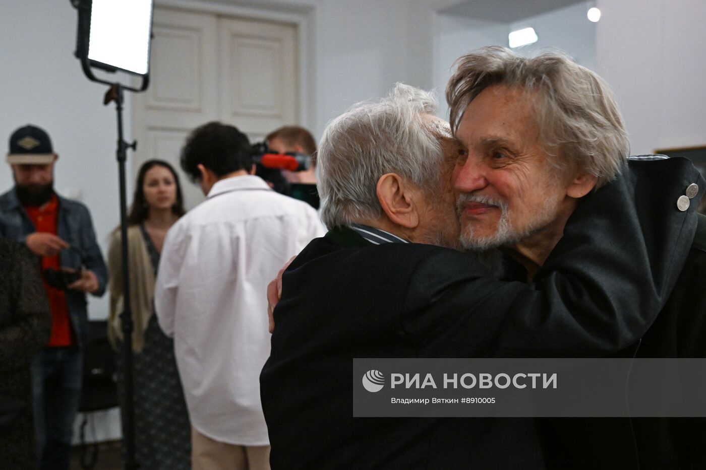Выставка "Владимир Васильев. Отражения"