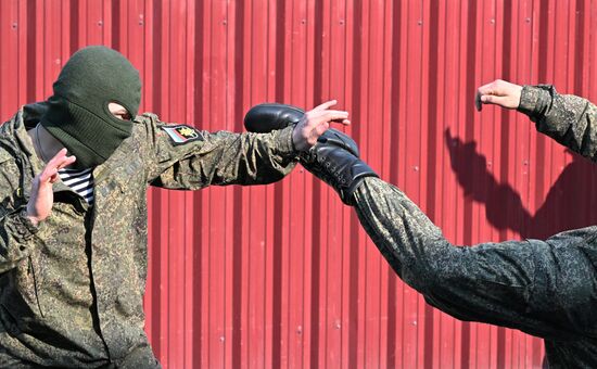 Мероприятие "Слава защитникам, слава героям!" во Владивостоке