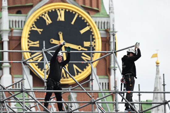 Подготовка Красной площади ко Дню Победы