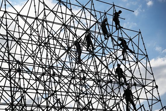 Подготовка Красной площади ко Дню Победы