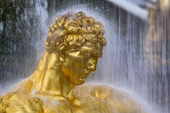 Открытие сезона фонтанов в Петергофе