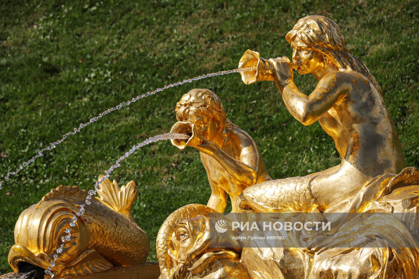 Открытие сезона фонтанов в Петергофе