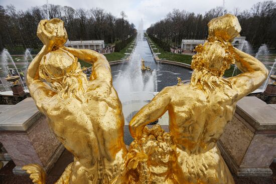Открытие сезона фонтанов в Петергофе