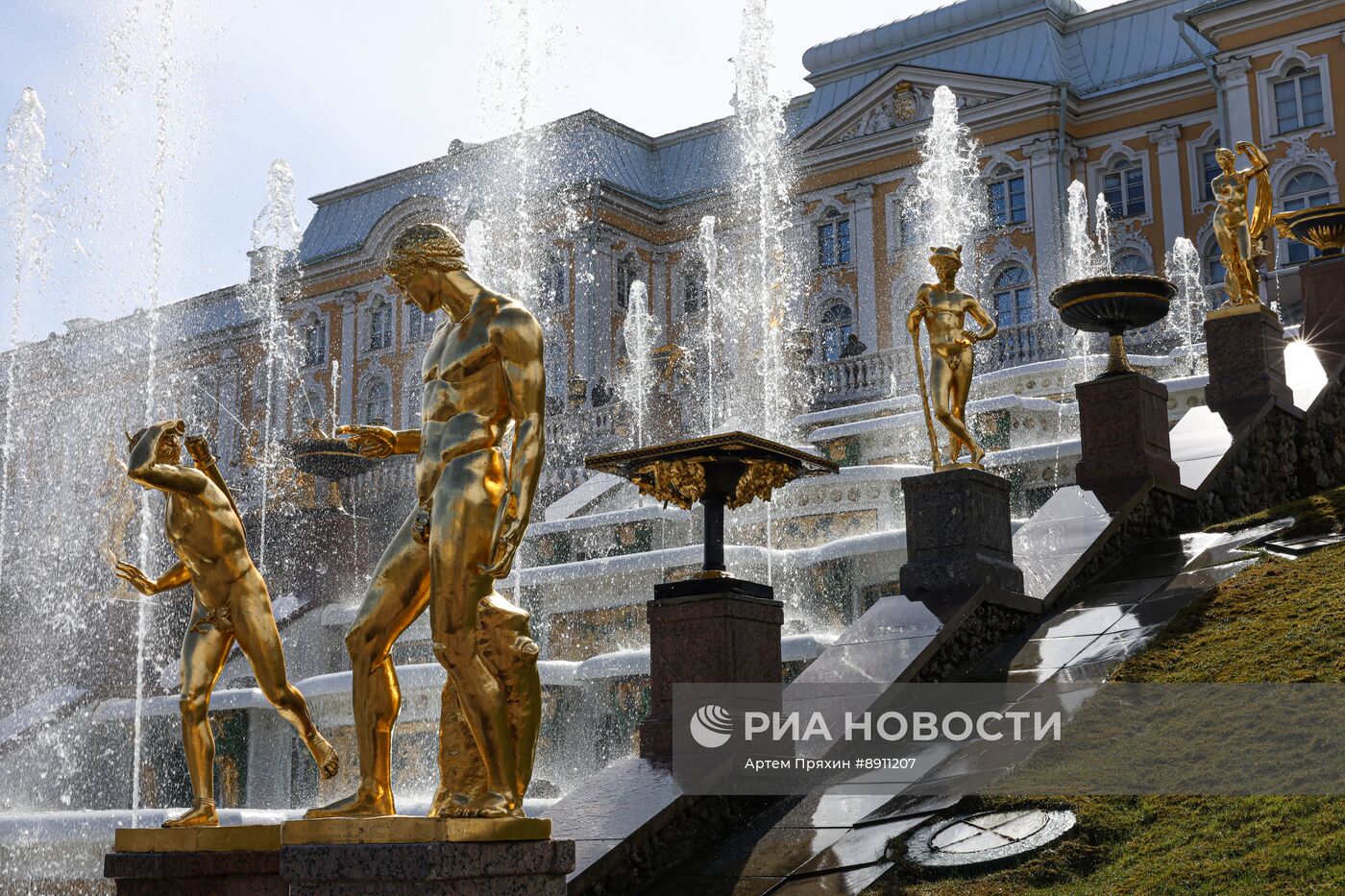 Открытие сезона фонтанов в Петергофе