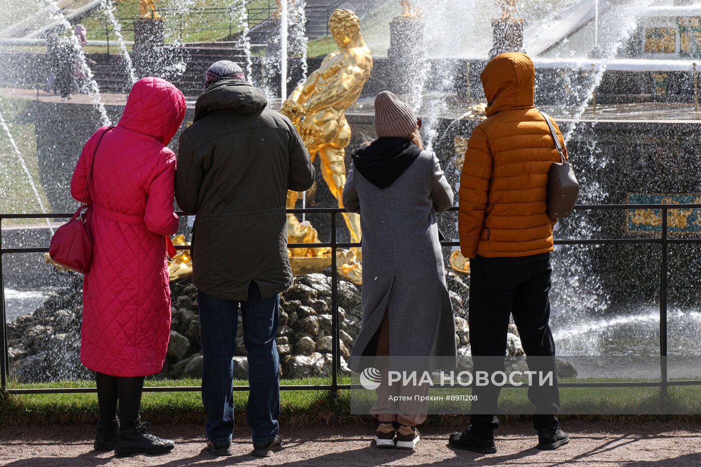 Открытие сезона фонтанов в Петергофе