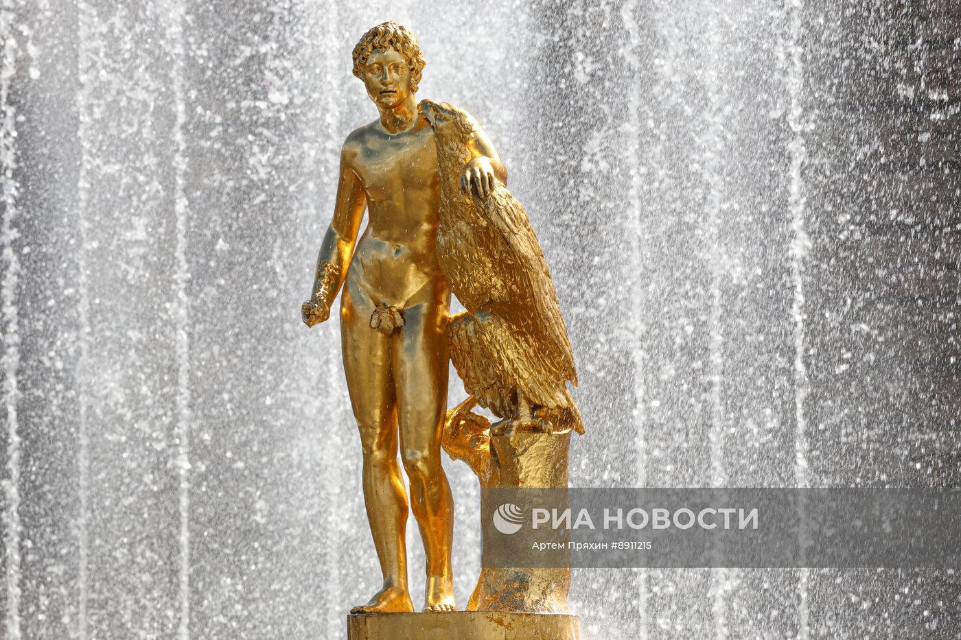 Открытие сезона фонтанов в Петергофе