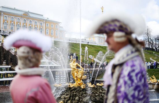 Открытие сезона фонтанов в Петергофе