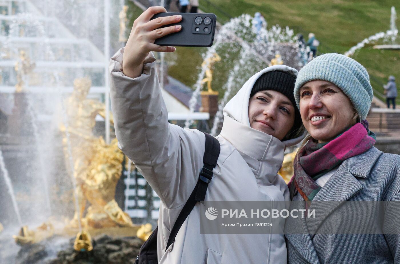 Открытие сезона фонтанов в Петергофе