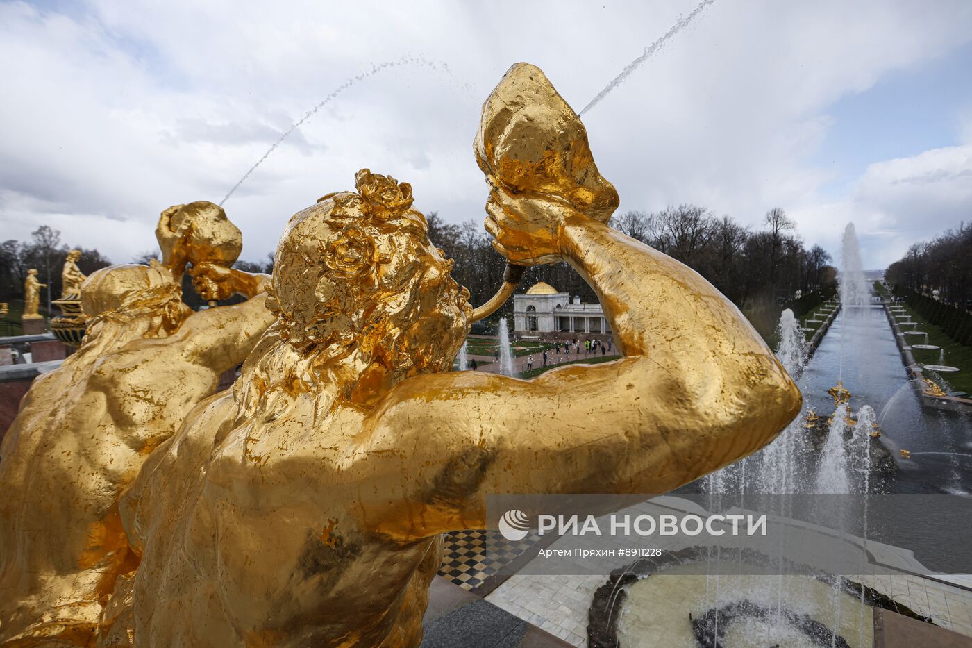 Открытие сезона фонтанов в Петергофе