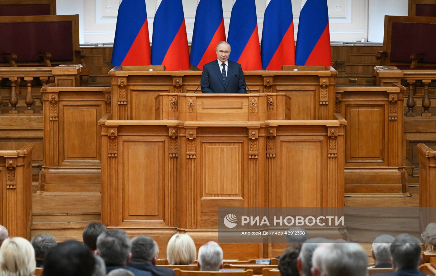 Президент Владимир Путин встретился с Советом законодателей при Федеральном Собрании