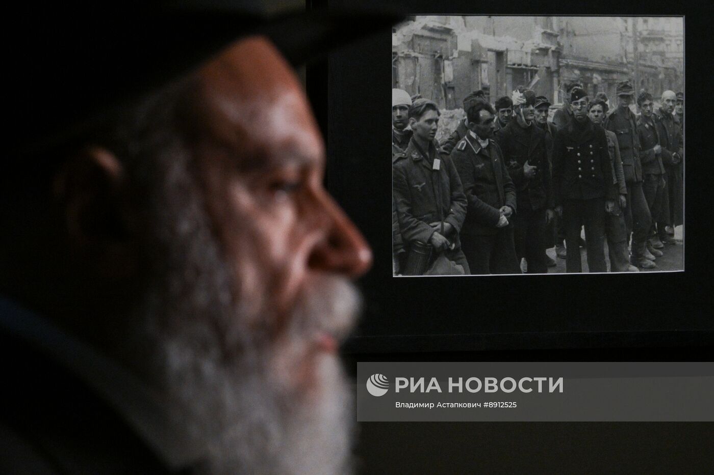 Выставка "Пусть живые запомнят, и пусть поколения знают"