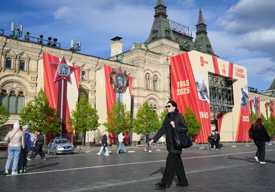 Подготовка Красной площади ко Дню Победы