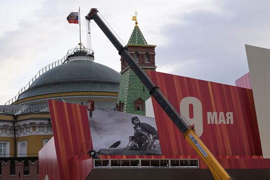 Подготовка Красной площади ко Дню Победы