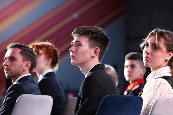 Президент Владимир Путин встретился с участниками марафона "Знание.Первые"