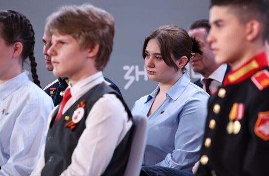 Президент Владимир Путин встретился с участниками марафона "Знание.Первые"