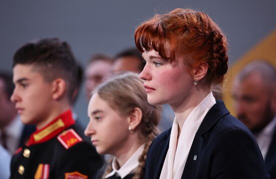 Президент Владимир Путин встретился с участниками марафона "Знание.Первые"