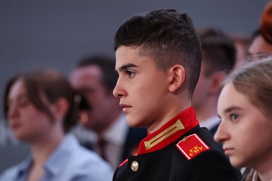 Президент Владимир Путин встретился с участниками марафона "Знание.Первые"