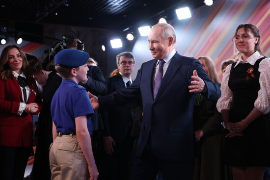 Президент Владимир Путин встретился с участниками марафона "Знание.Первые"