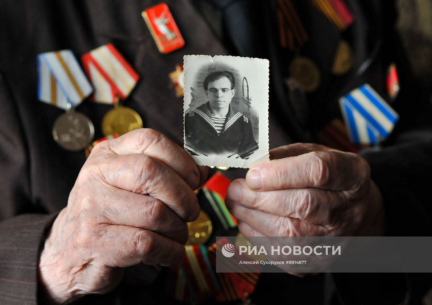 Ветераны Великой Отечественной войны Л. Лаврушина и В. Ходяков 