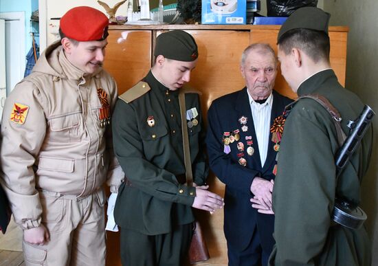 Поздравление ветеранов ВОВ с наступающим Днем Победы