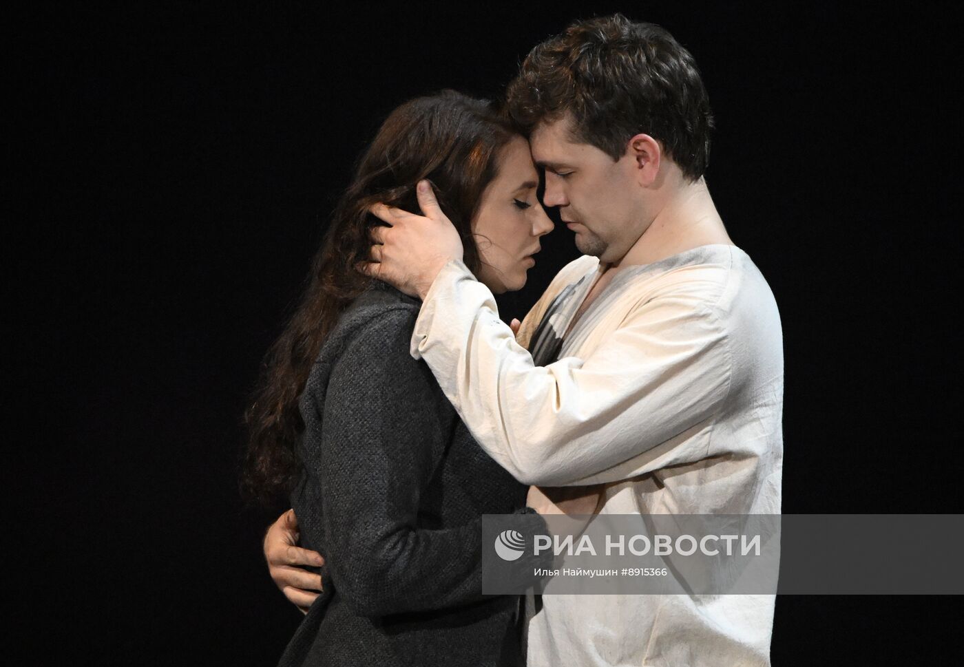 Опера "Любить на войне" в Красноярском театре оперы и балета