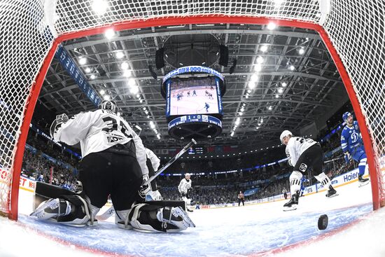 Хоккей. КХЛ. "Динамо М" (Москва) - "Трактор" (Челябинск) 