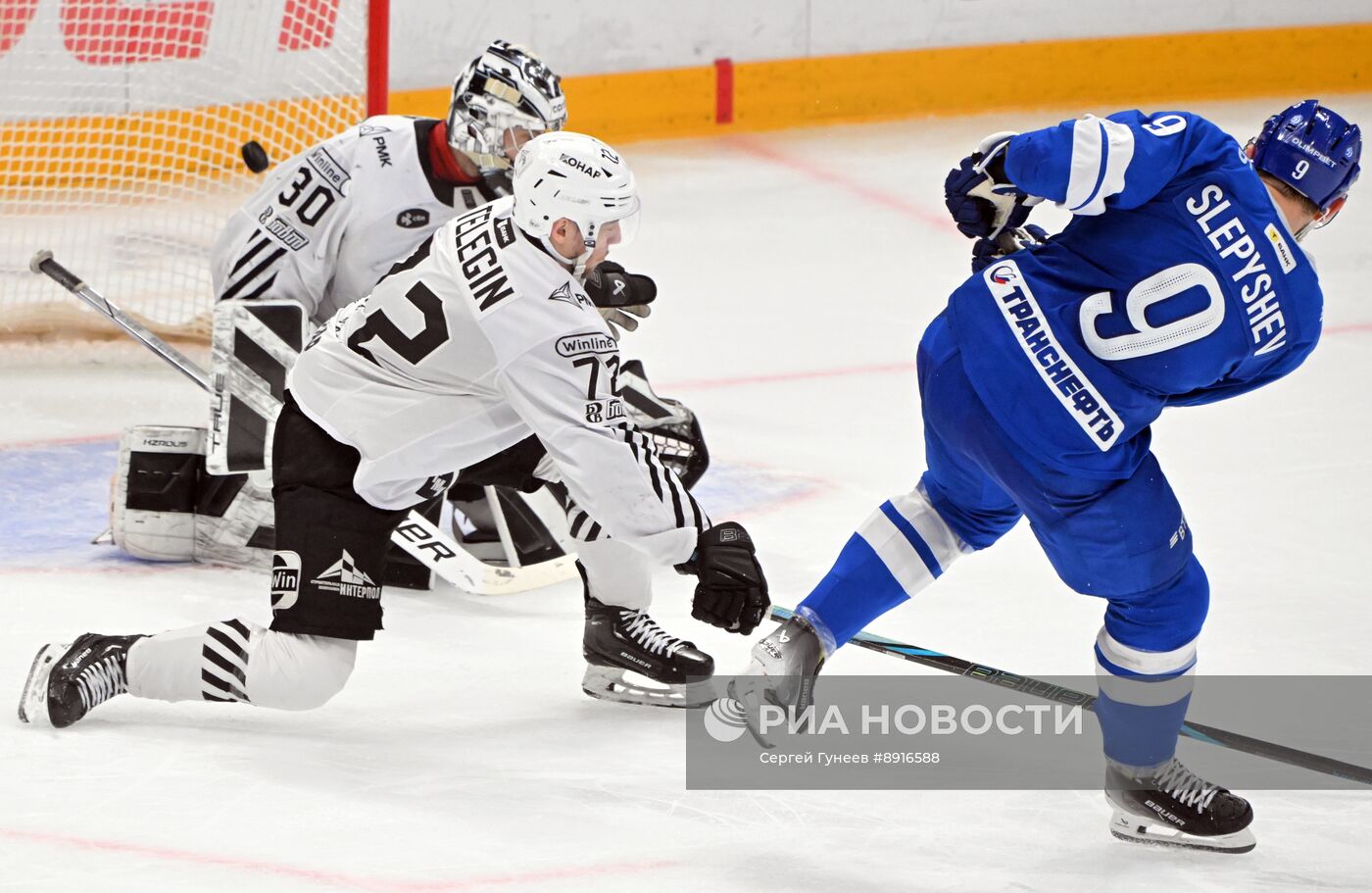 Хоккей. КХЛ. "Динамо М" (Москва) - "Трактор" (Челябинск) 