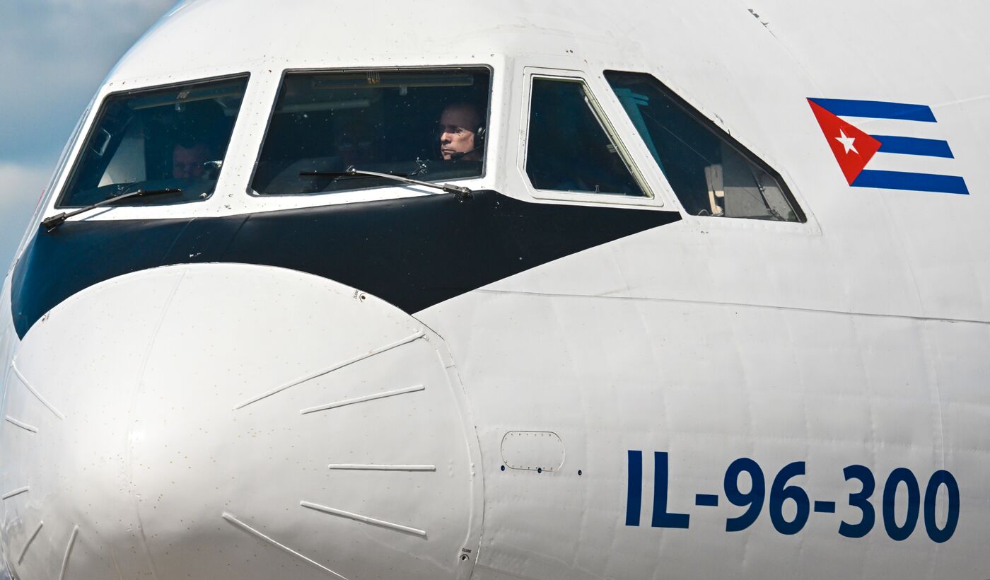 Прилет президента Кубы Мигеля Диас Канель Бермудеса в Москву для участия в праздновании 80-летия Победы