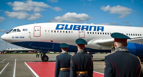 Прилет президента Кубы Мигеля Диас Канель Бермудеса в Москву для участия в праздновании 80-летия Победы