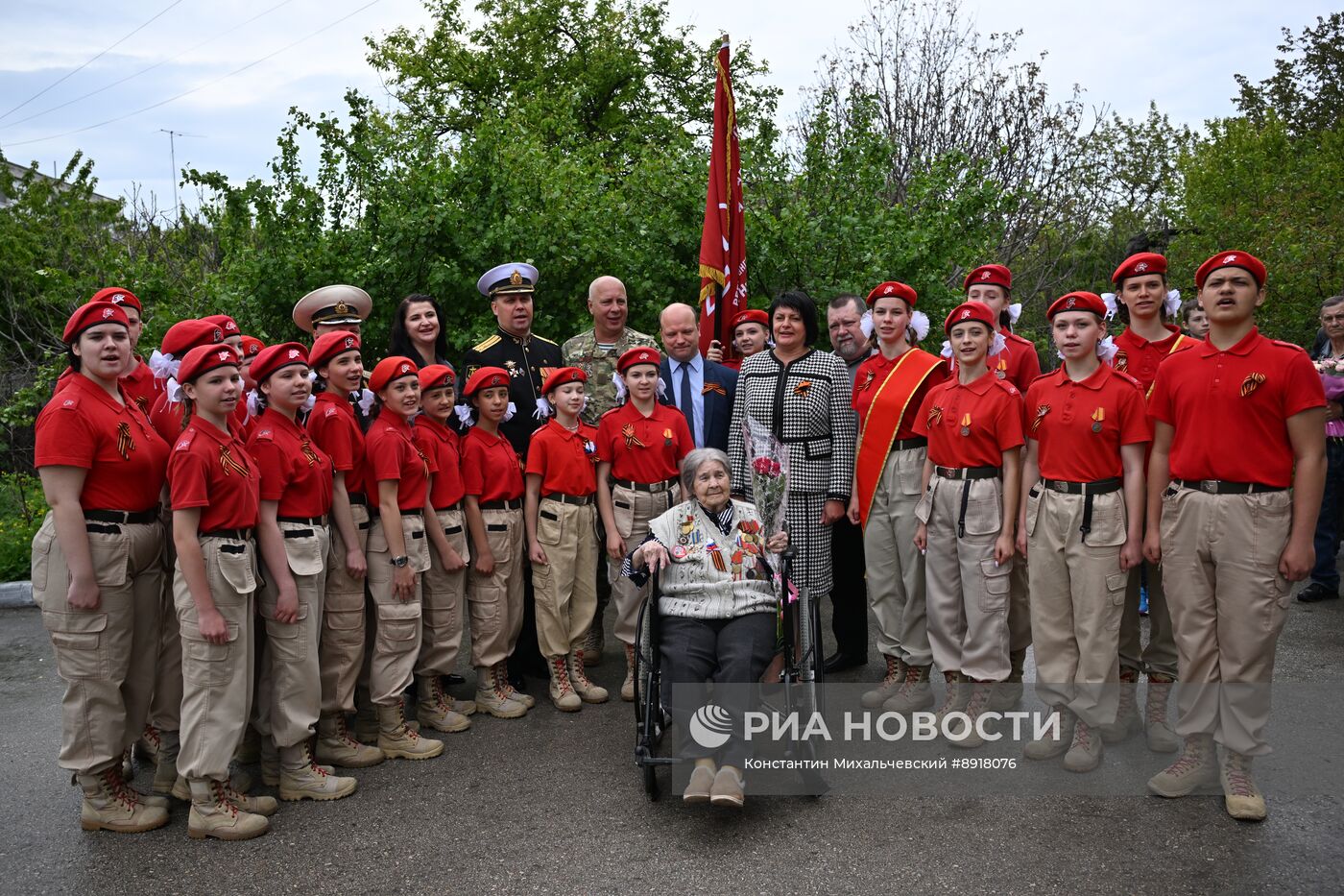 Поздравление ветеранов ВОВ с 80-летием Победы 