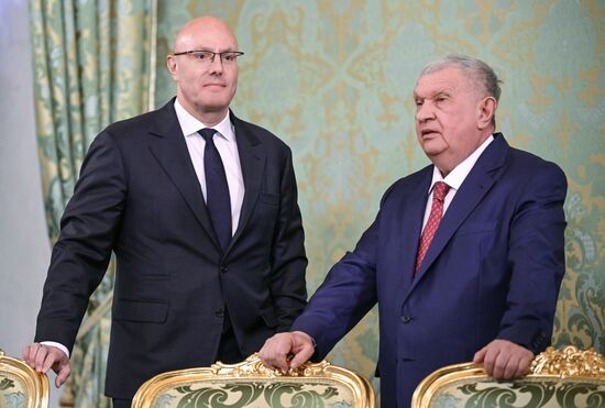 Встреча президента РФ В. Путина и президента Венесуэлы Н. Мадуро