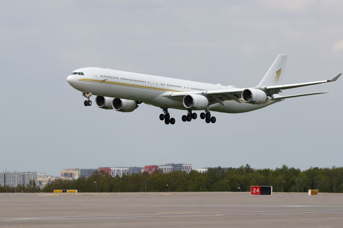 Прилет президента Республики Конго Дени Сассу-Нгессо в Москву для участия в праздновании 80-летия Победы