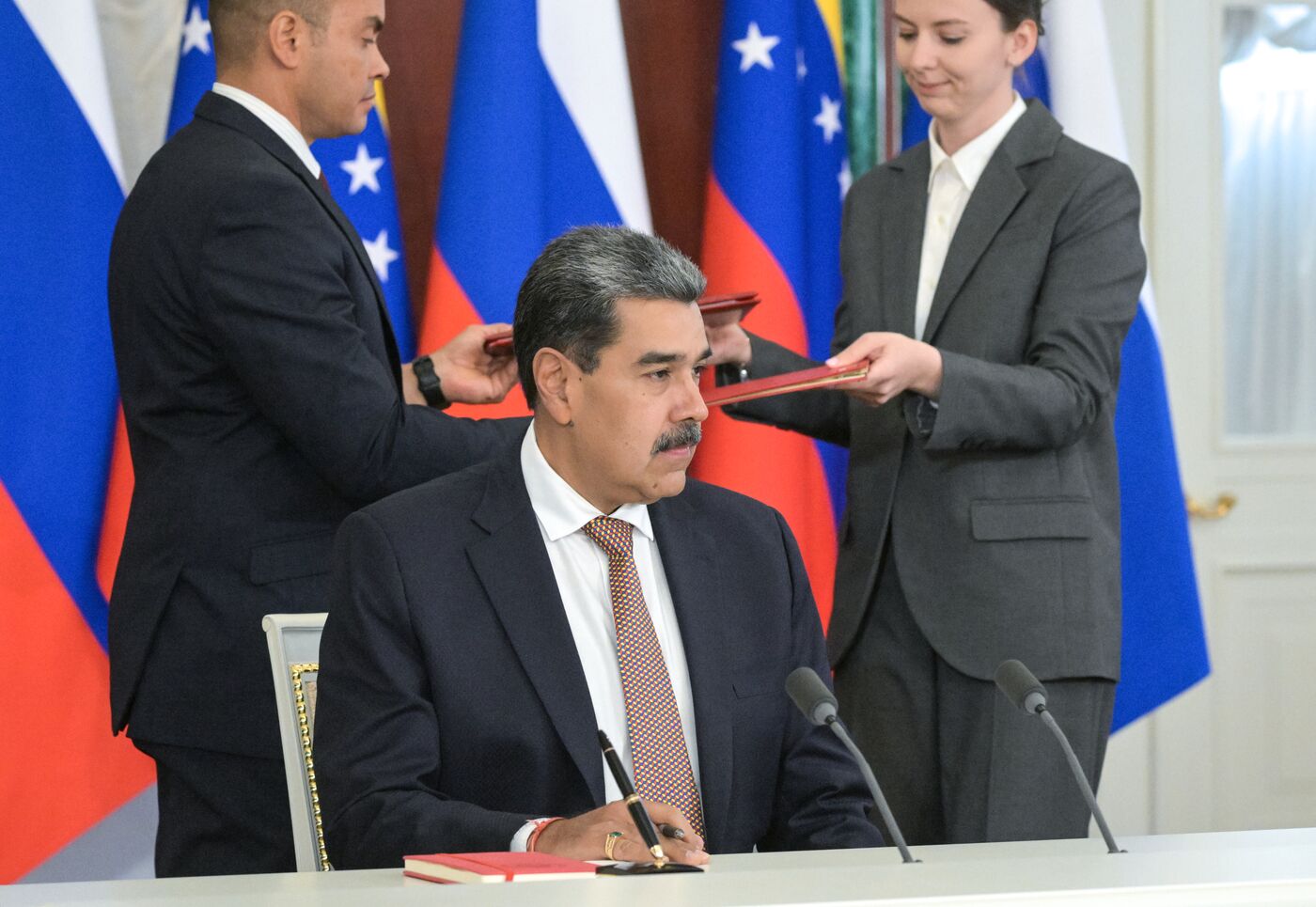 Встреча президента РФ В. Путина и президента Венесуэлы Н. Мадуро