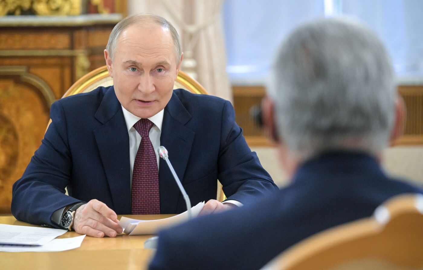 Встреча президента РФ В. Путина и президента Кубы М. Диас-Канеля 