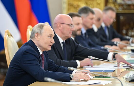 Встреча президента РФ В. Путина и президента Кубы М. Диас-Канеля 