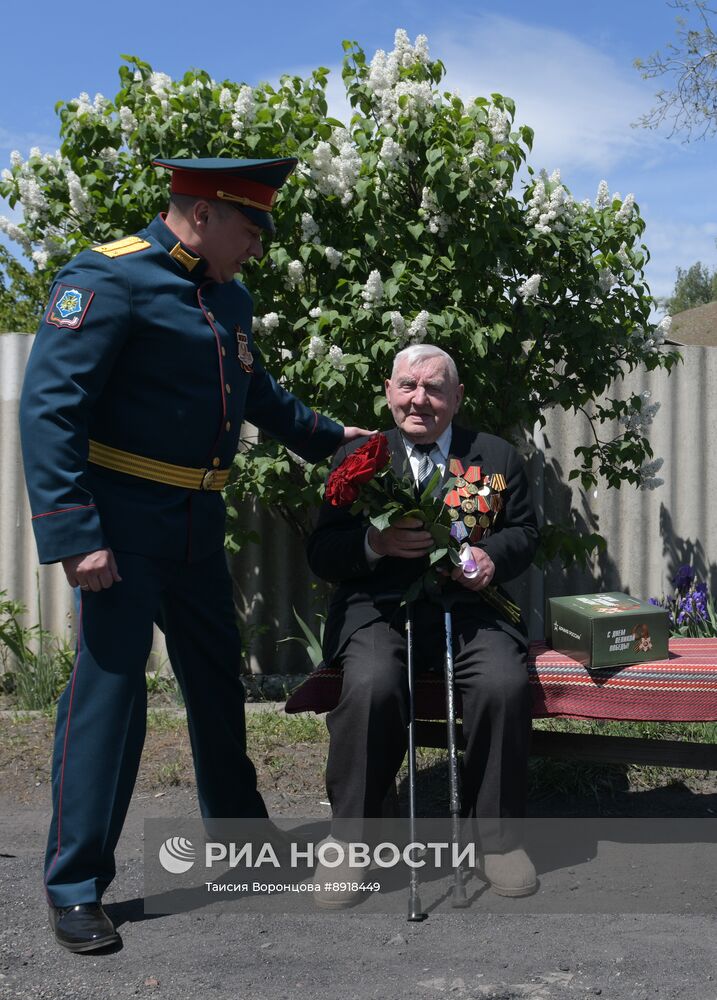 Поздравление ветеранов ВОВ с 80-летием Победы