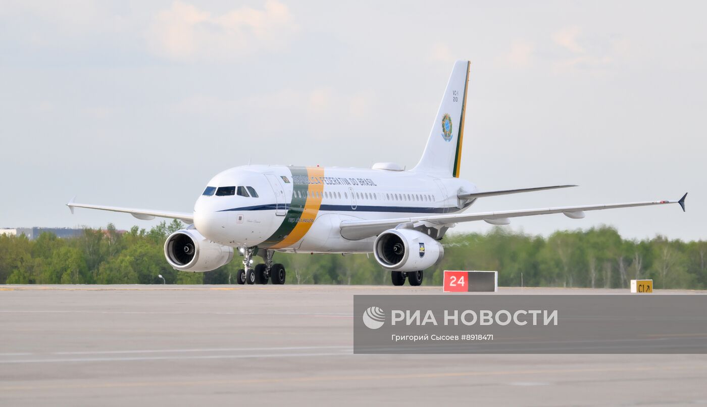 Прилет президента Бразилии Луиса Инасиу Лулы да Силвы в Москву для участия в праздновании 80-летия Победы