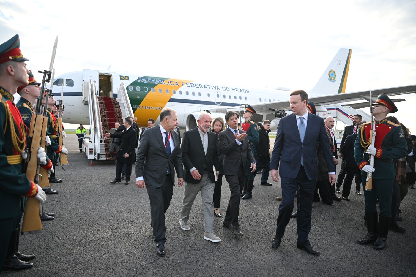 Прилет президента Бразилии Луиса Инасиу Лулы да Силвы в Москву для участия в праздновании 80-летия Победы