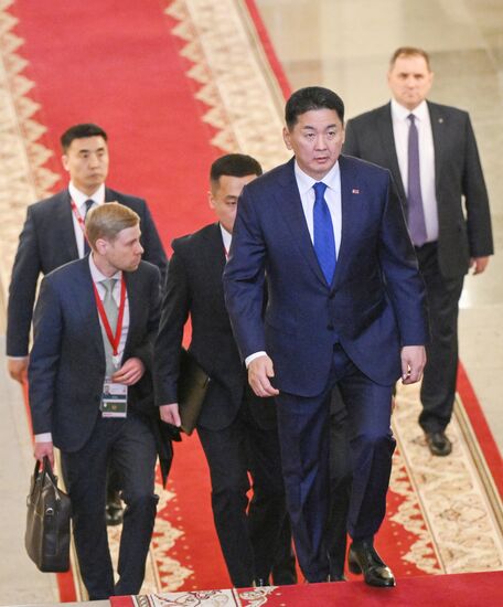Встреча президента РФ В. Путина и президента Монголии У. Хурэлсуха