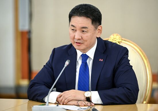 Встреча президента РФ В. Путина и президента Монголии У. Хурэлсуха