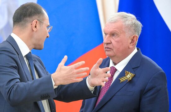 Встреча президента РФ В. Путина и президента Монголии У. Хурэлсуха