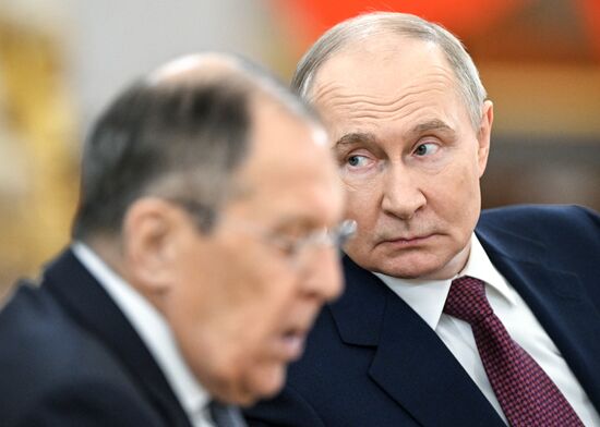 Встреча президента РФ В. Путина и президента Монголии У. Хурэлсуха