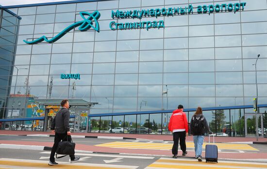 Вывеску с названием аэропорта в Волгограде сменили на "Сталинград"