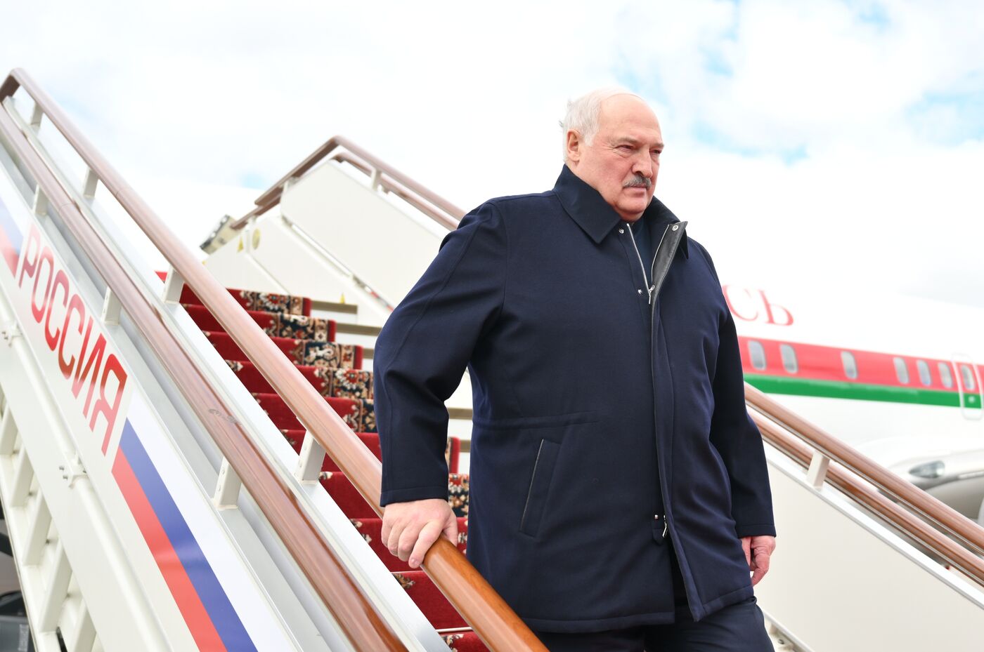 Прилет президента Белоруссии Александра Лукашенко в Москву для участия в праздновании 80-летия Победы