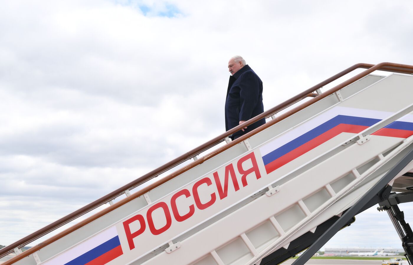Прилет президента Белоруссии Александра Лукашенко в Москву для участия в праздновании 80-летия Победы