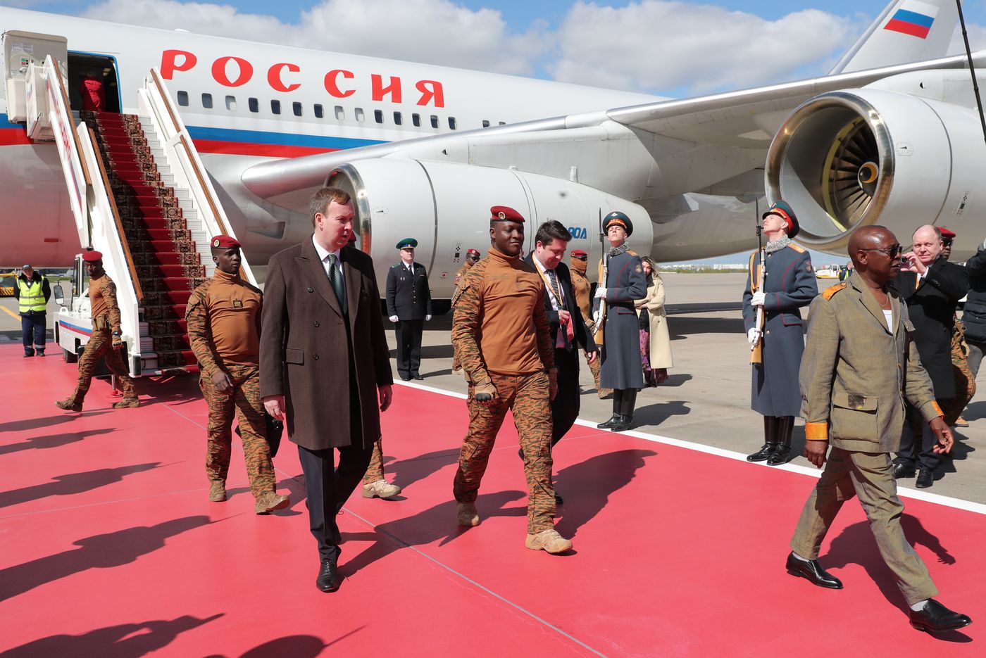 Прилет президента Буркина-Фасо Ибрагима Траоре в Москву для участия в праздновании 80-летия Победы