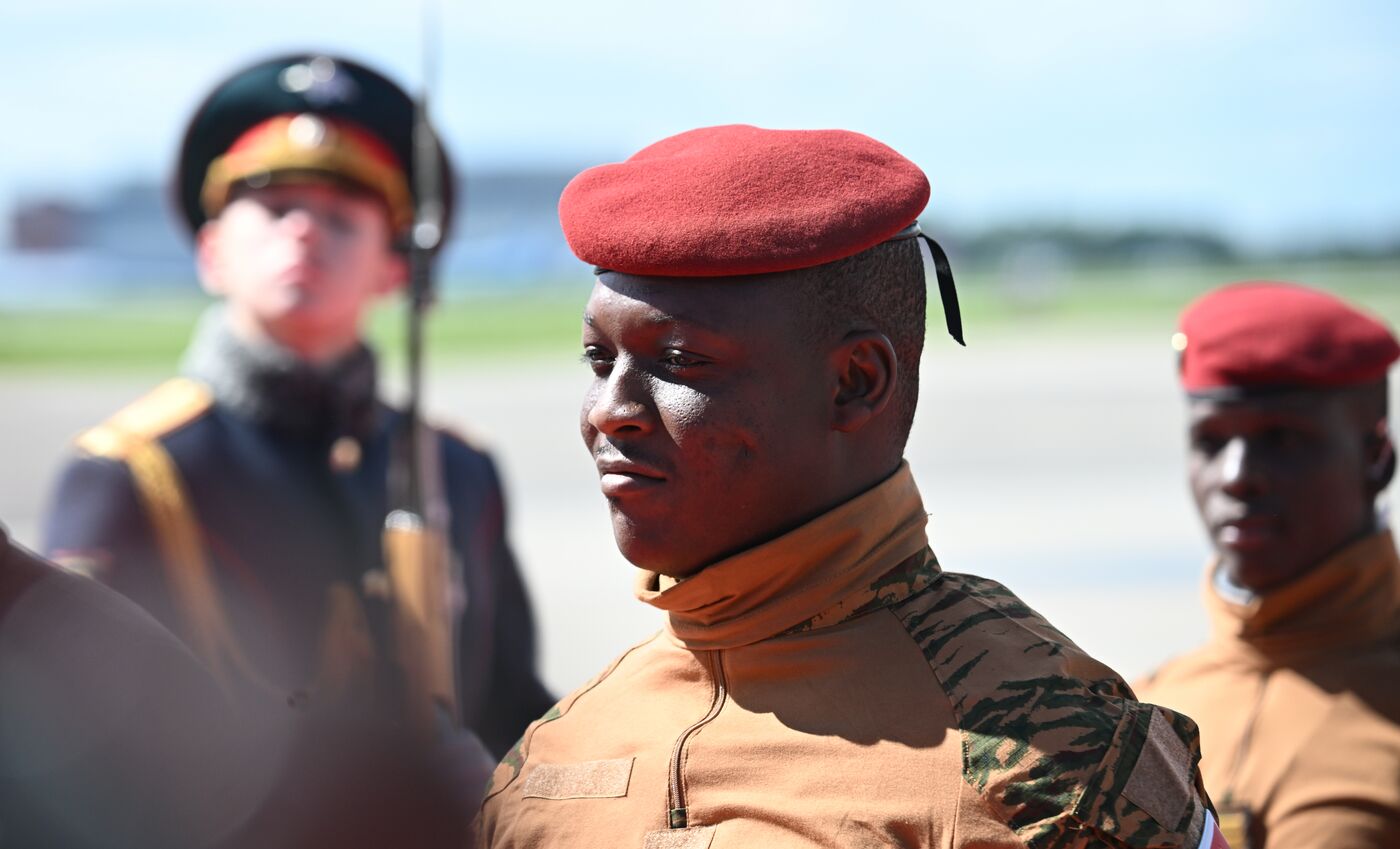 Прилет президента Буркина-Фасо Ибрагима Траоре в Москву для участия в праздновании 80-летия Победы