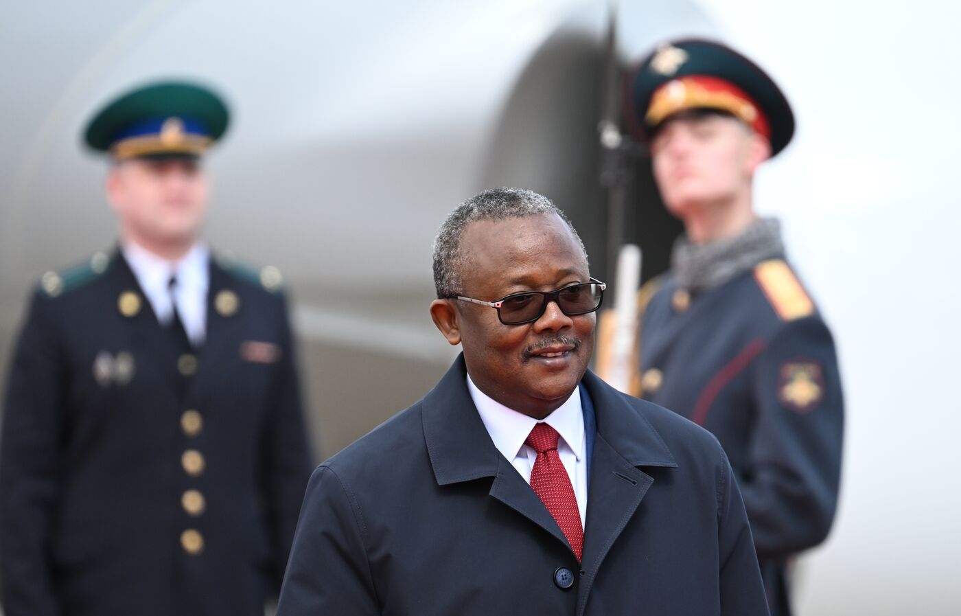 Прилет президента Республики Гвинея-Бисау Умару Сиссоку Эмбало в Москву для участия в праздновании 80-летия Победы