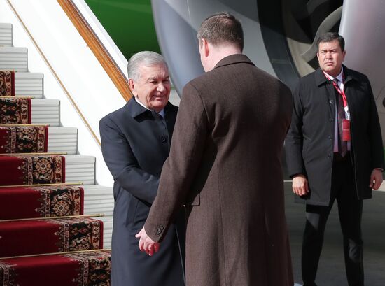 Прилет президента Республики Узбекистан Шавката Мирзиёева в Москву для участия в праздновании 80-летия Победы